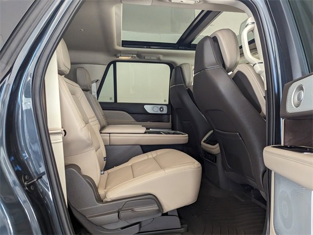 Used 2024 Lincoln Navigator L Reserve image 15