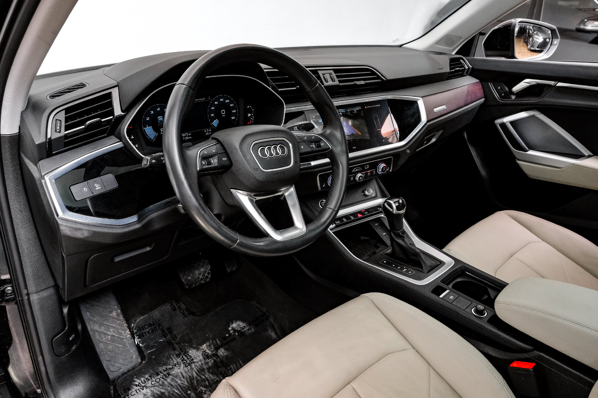 Used 2024 Audi Q3 2.0T Premium AWD/4WD image 3