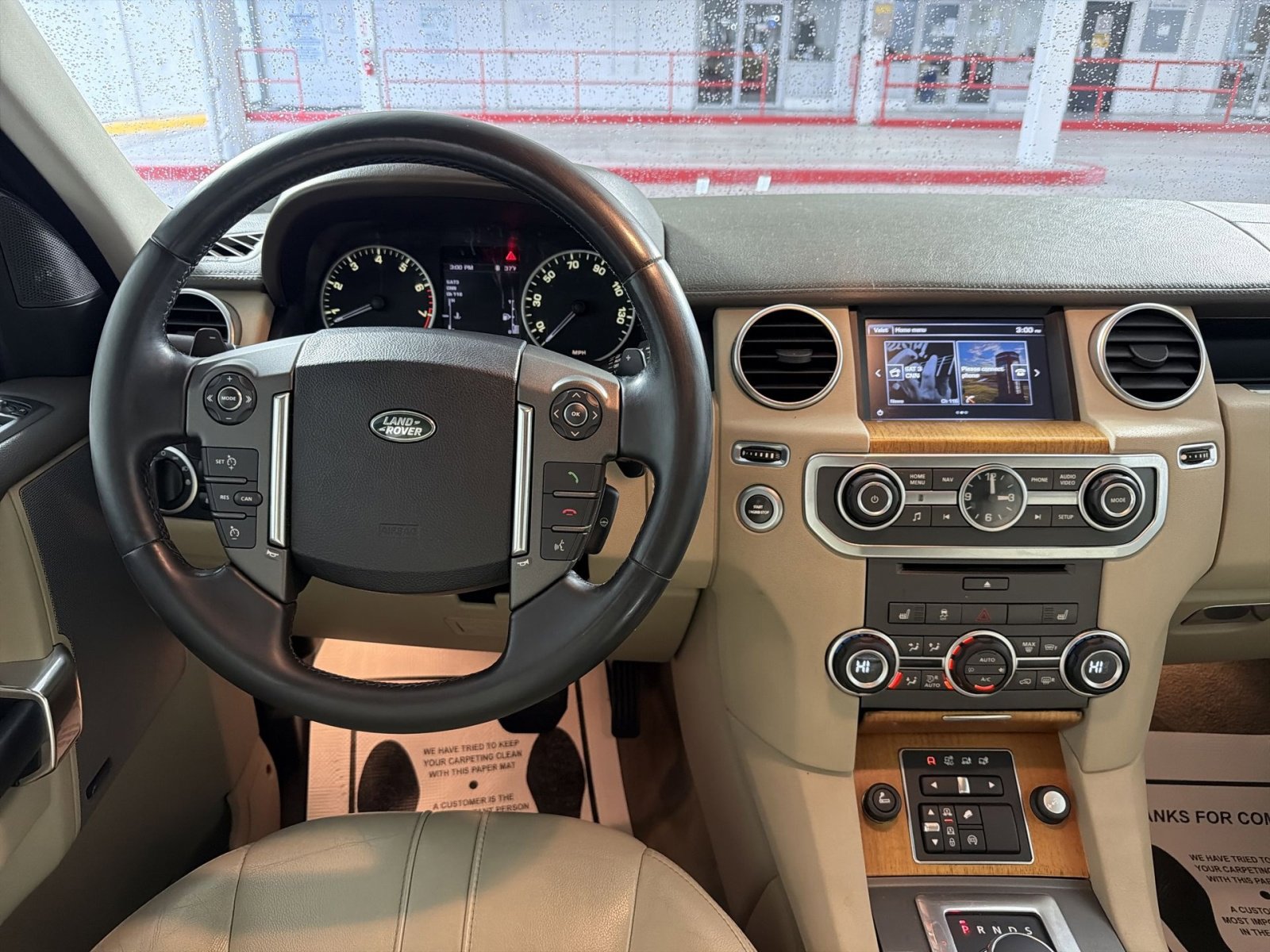 Used 2016 Land Rover LR4 HSE image 15