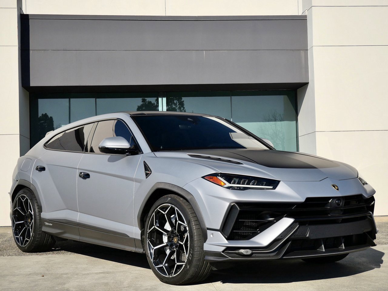 Used 2024 Lamborghini Urus Performante image 1