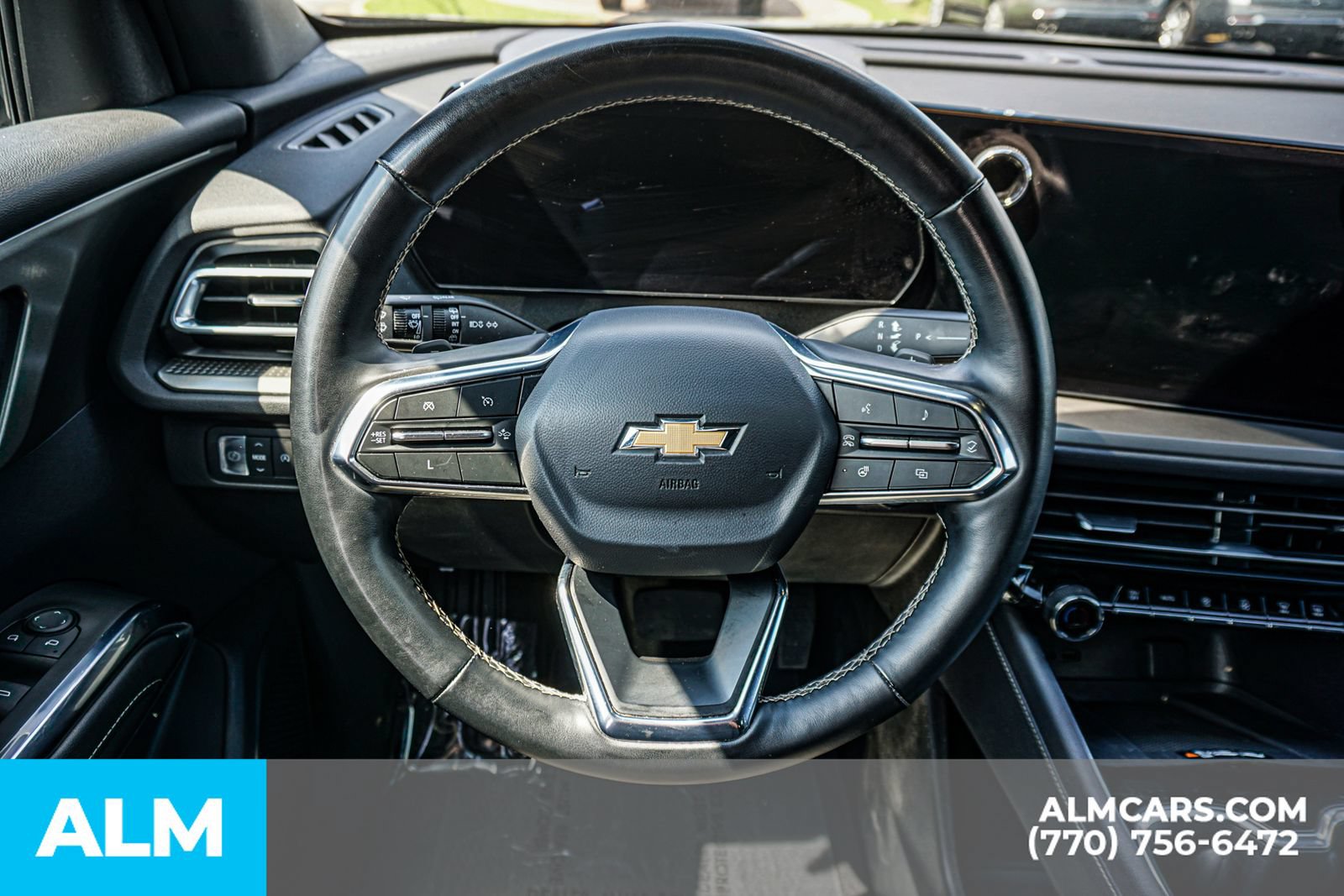 Used 2025 Chevrolet Traverse LT FWD image 31