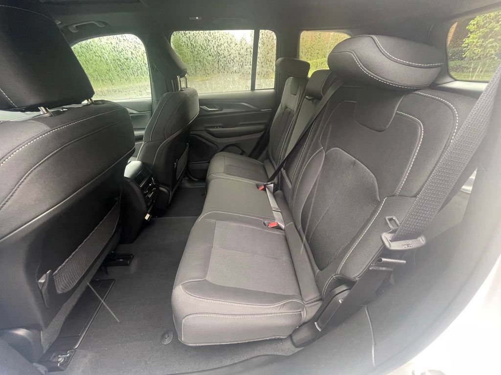 New 2026 Jeep Grand Cherokee Laredo X AWD/4WD image 9