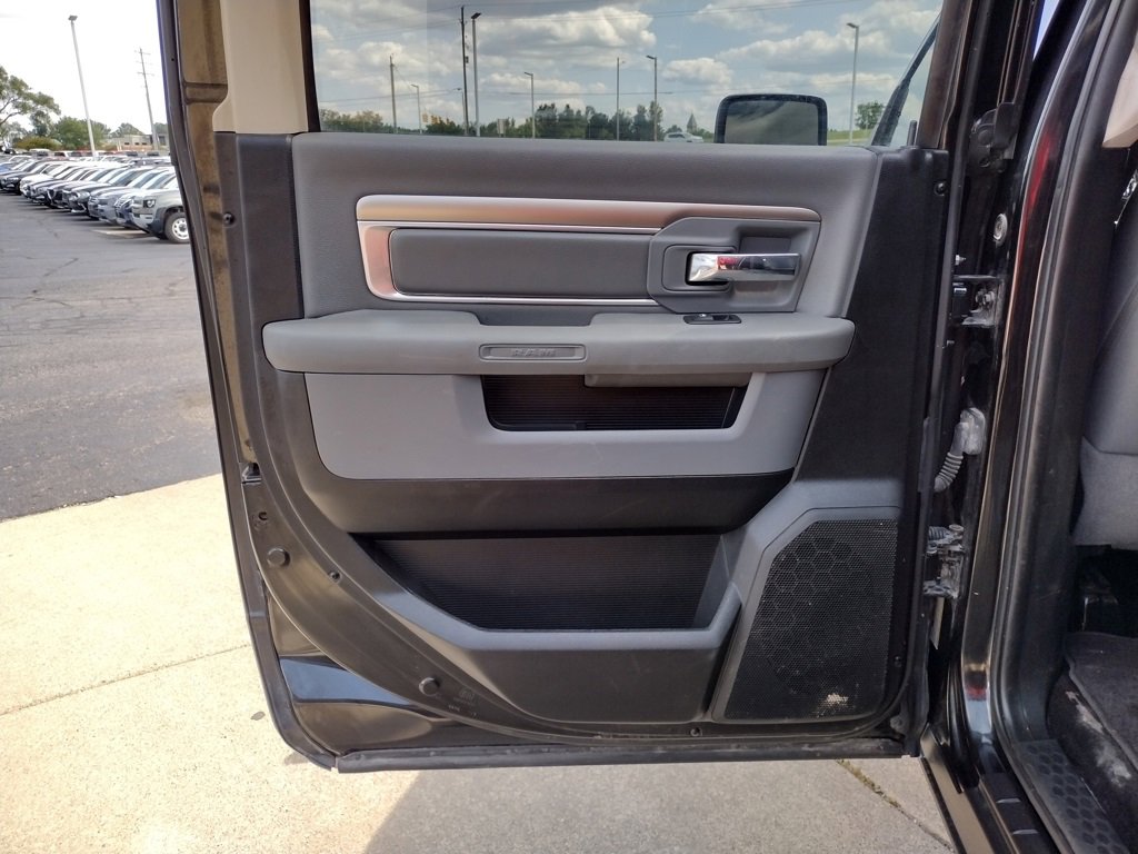Used 2016 RAM 1500 Classic SLT image 25