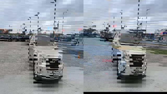 Used 2014 GMC Terrain SLE image 3