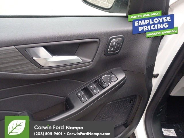 New 2025 Ford Escape SE w/ PHEV Premium Package FWD image 12