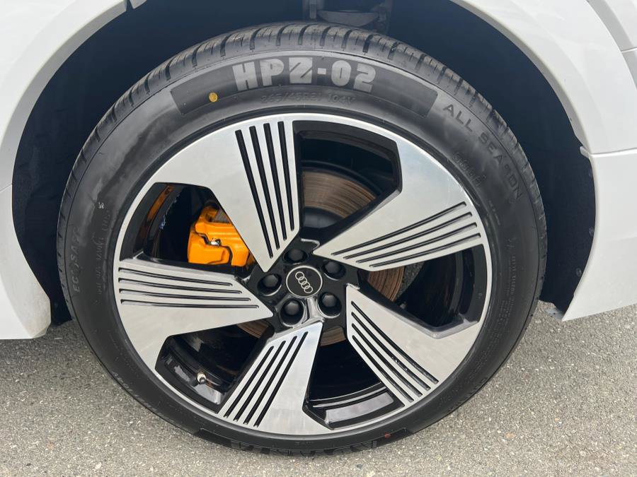 Used 2023 Audi e-tron Premium Plus w/ Premium Plus Package image 53