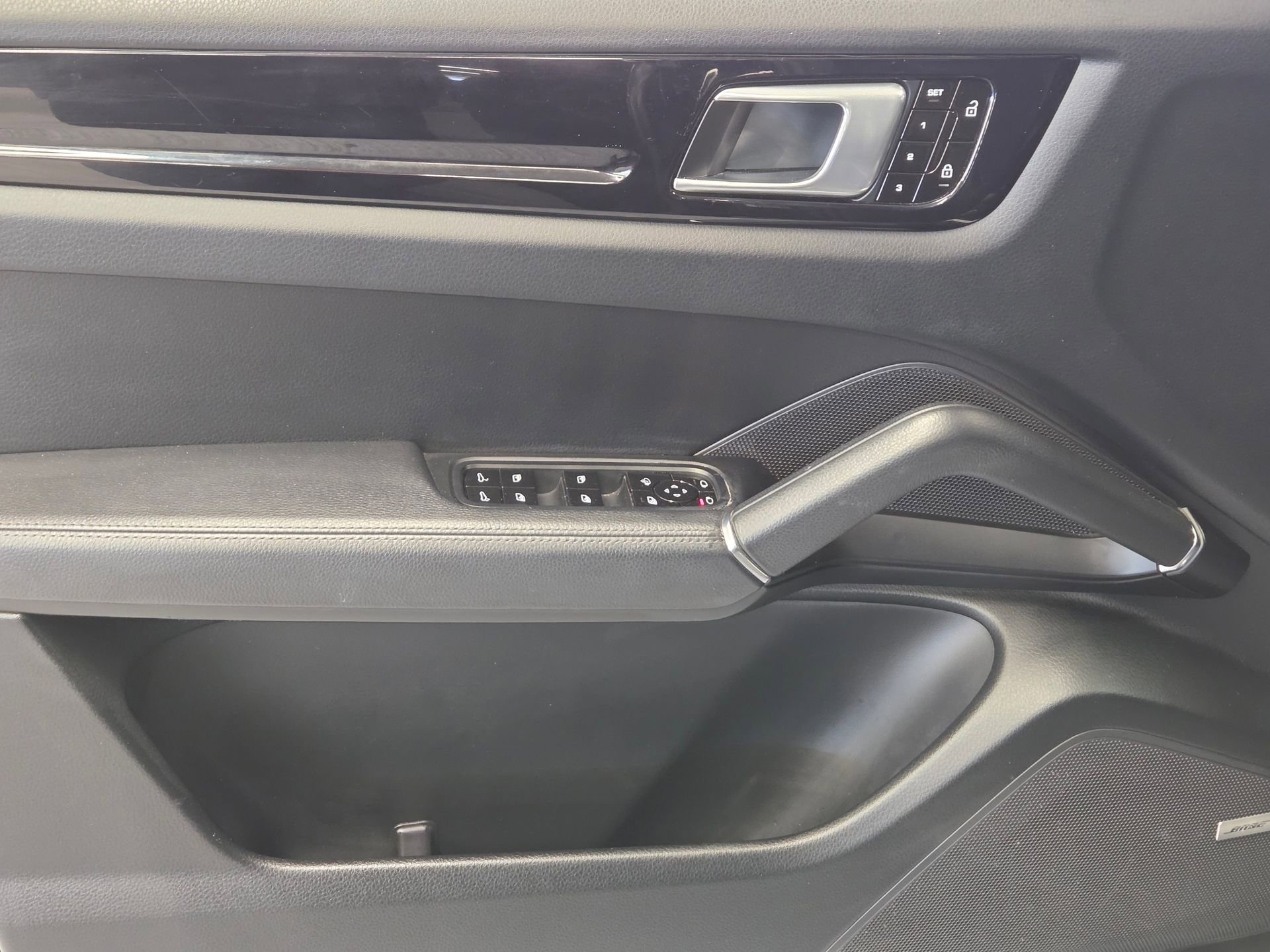 Certified 2020 Porsche Cayenne AWD/4WD image 14