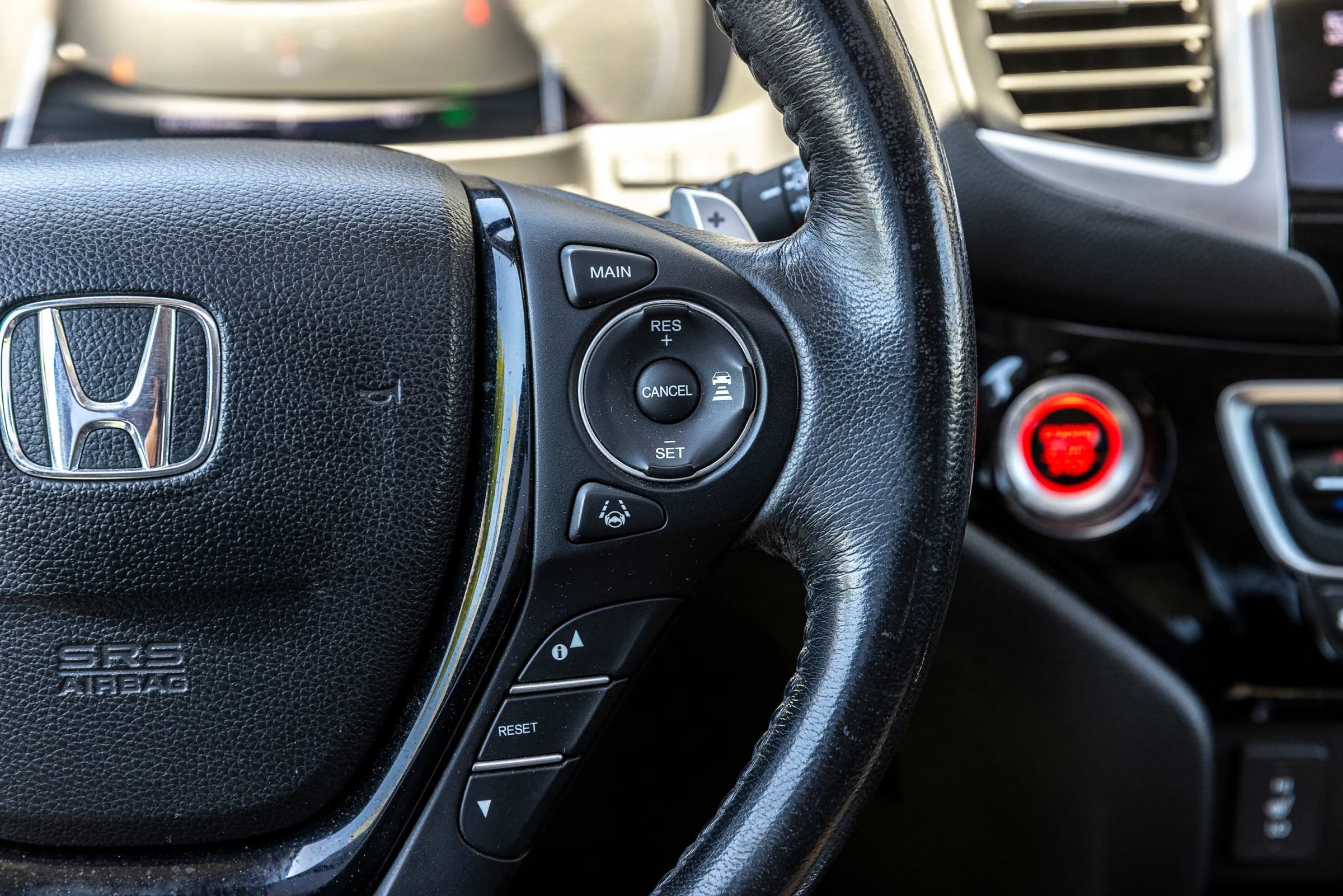 Used 2017 Honda Pilot Touring image 36