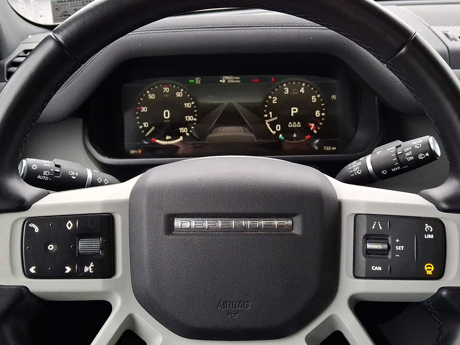 Used 2023 Land Rover Defender 90 S image 19