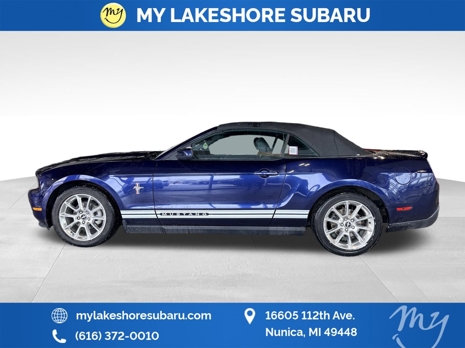 Used 2010 Ford Mustang Convertible image 4