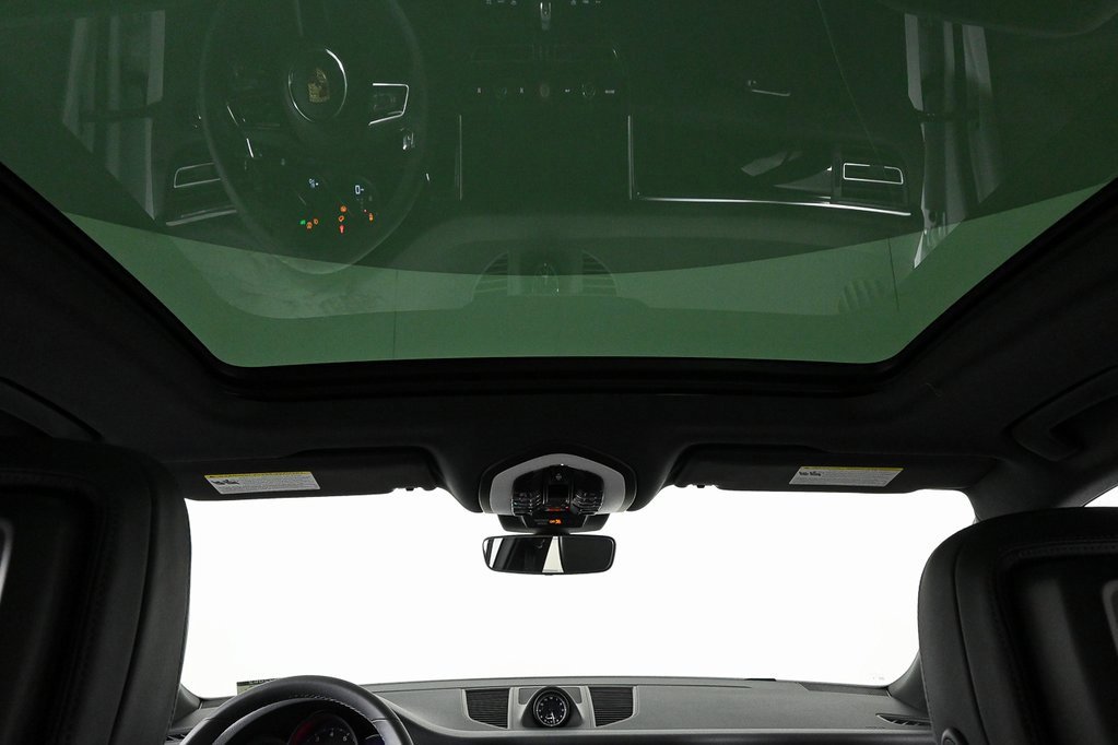 Certified 2025 Porsche Macan image 21