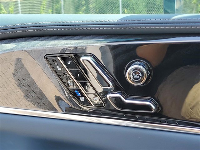 New 2025 Cadillac Escalade IQ Sport 2 w/ LPO, ONYX Package image 21