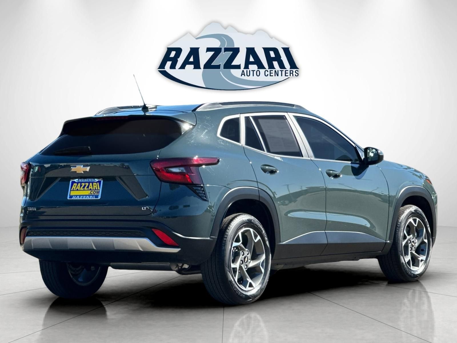 Used 2025 Chevrolet Trax LT image 3