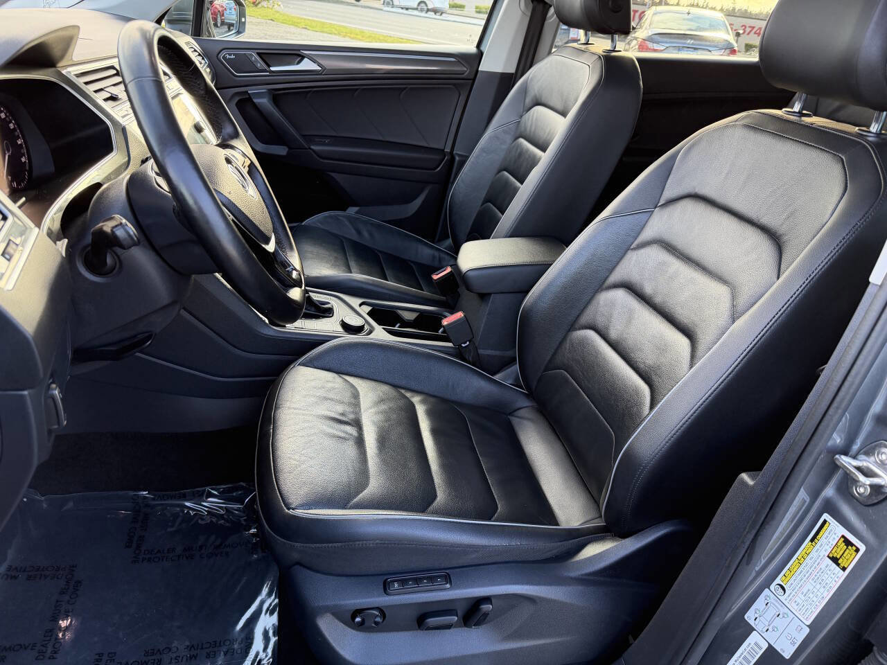 Used 2019 Volkswagen Tiguan SEL Premium w/ 3rd Row Seat Package image 21