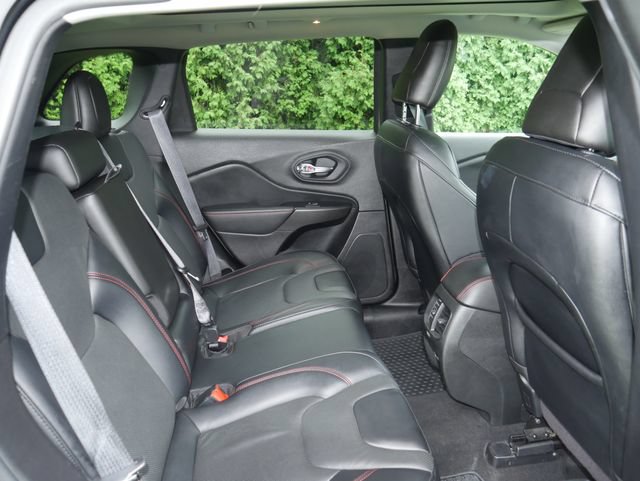 Used 2022 Jeep Cherokee Trailhawk w/ Sun, Sound & Nav Group AWD/4WD image 26