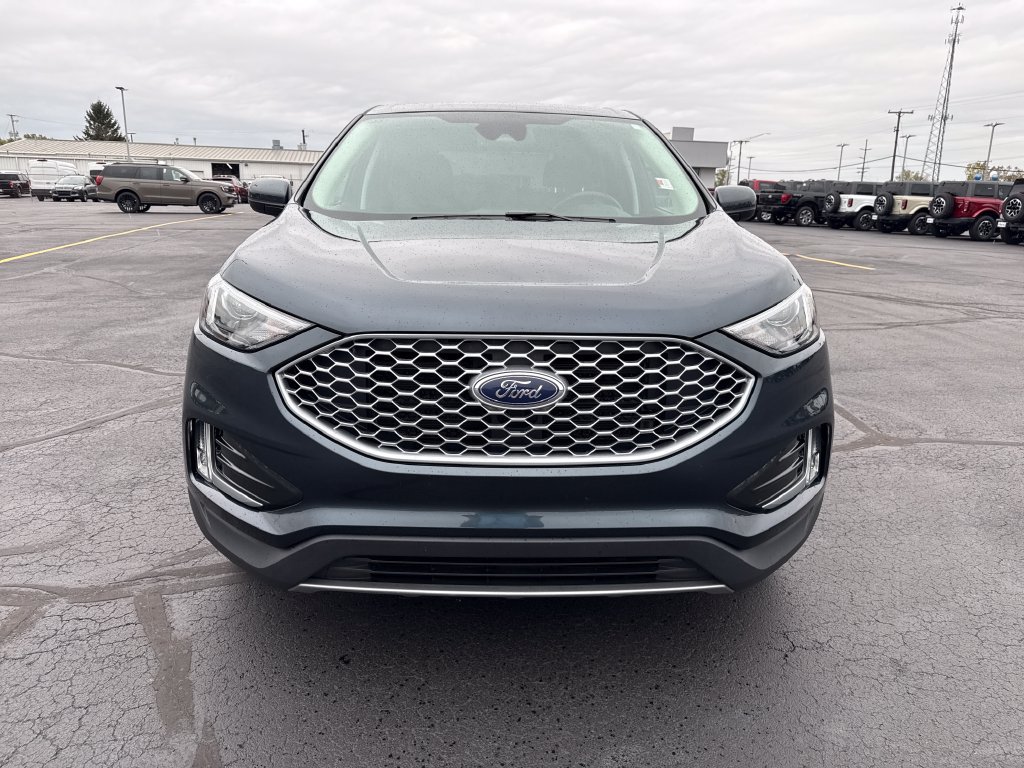Used 2023 Ford Edge SEL w/ Convenience Package AWD/4WD image 4