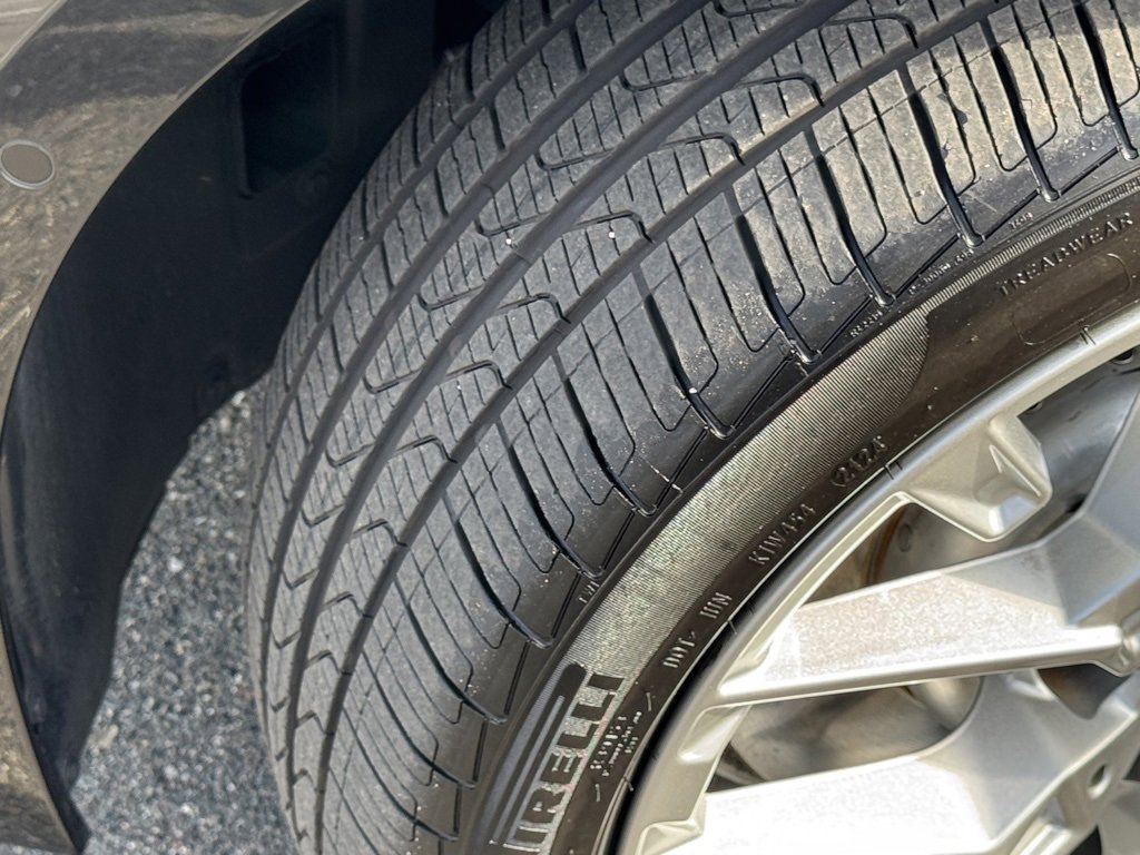 Used 2025 BMW 330i Sedan w/ Premium Package image 16