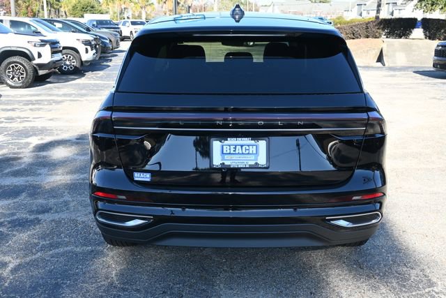 Used 2025 Lincoln Nautilus Premier image 4
