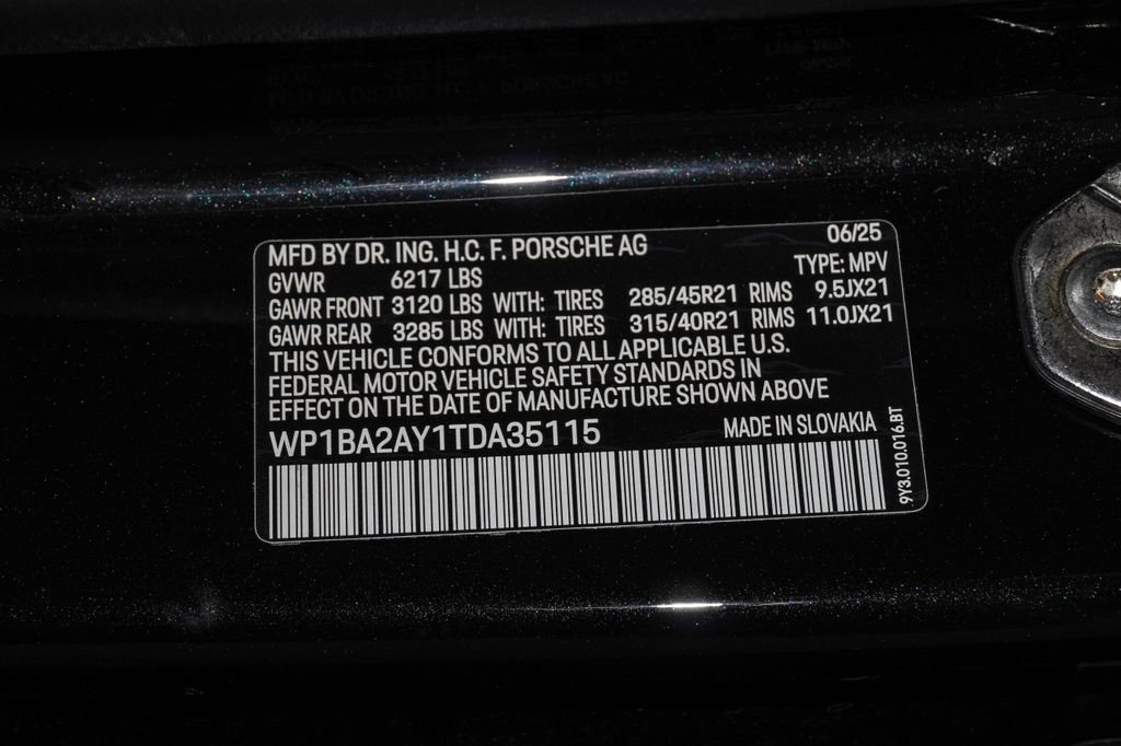 Certified 2026 Porsche Cayenne Coupe AWD/4WD image 30