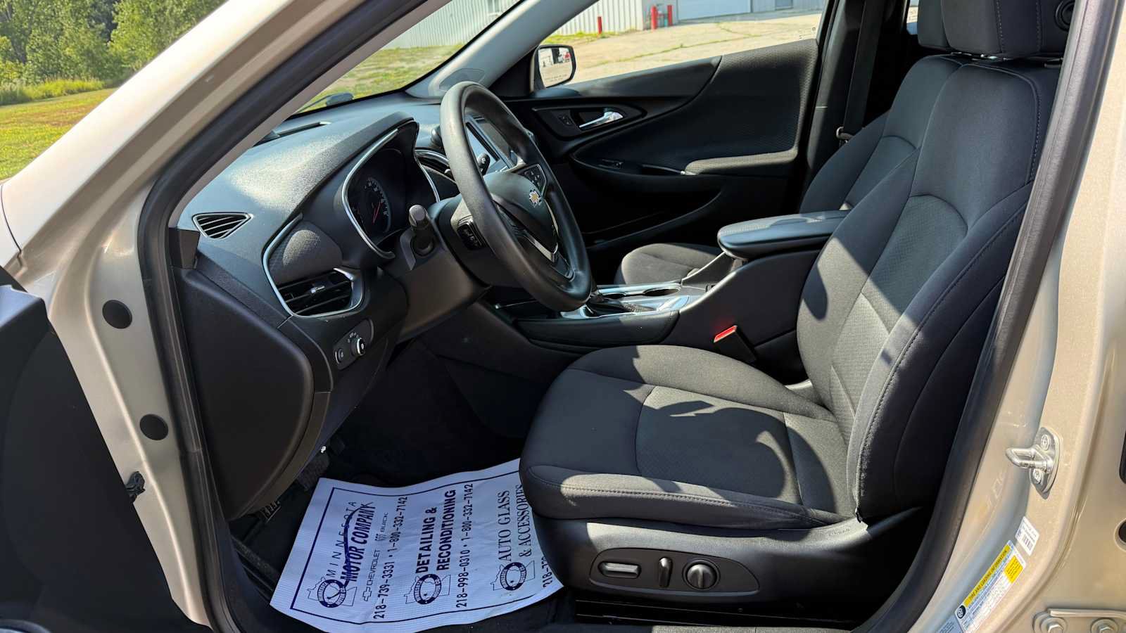 Used 2016 Chevrolet Malibu LT FWD image 7