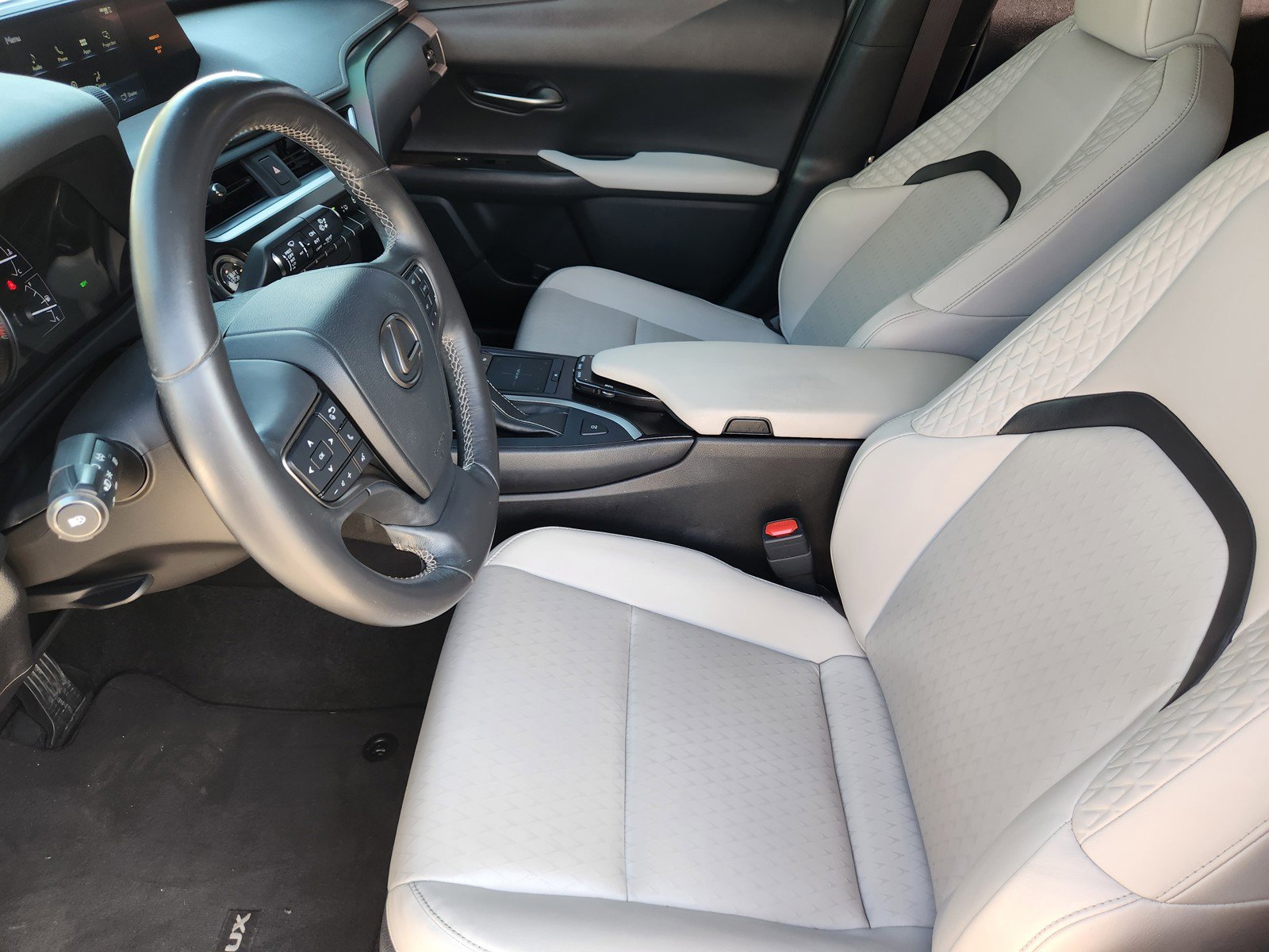 Used 2020 Lexus UX 200 w/ Accessory Package image 11