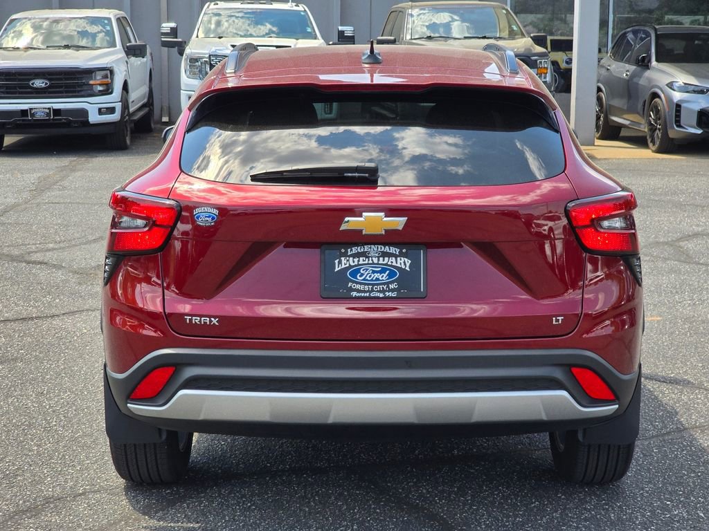 Used 2024 Chevrolet Trax LT w/ Driver Confidence Package FWD image 24