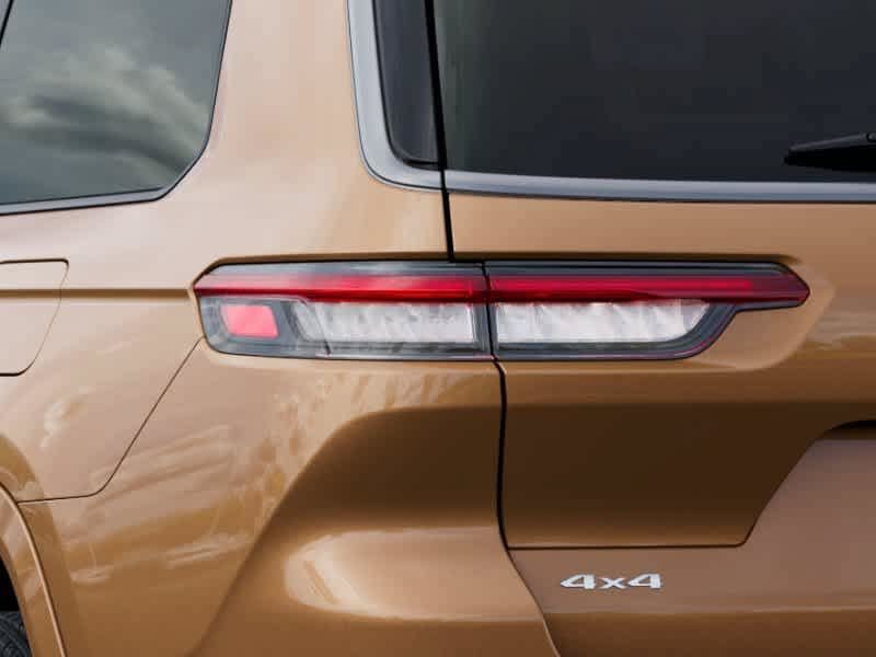 New 2026 Jeep Grand Cherokee L Limited AWD/4WD image 9