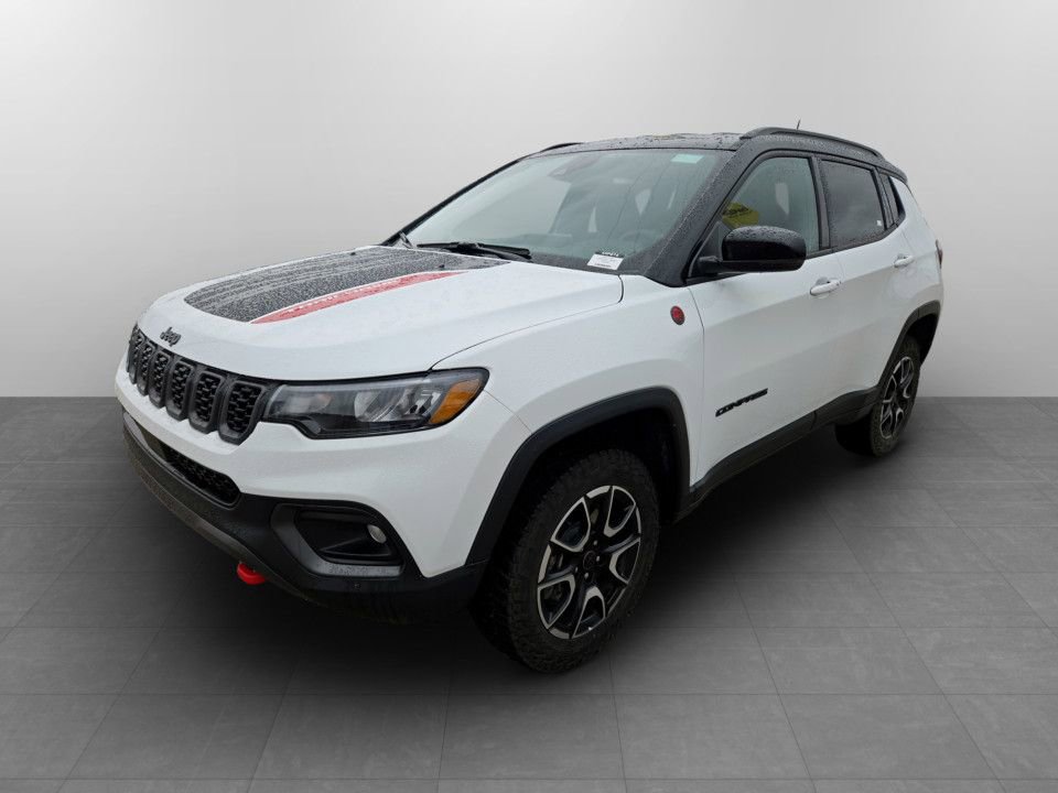 Used 2025 Jeep Compass Trailhawk image 11