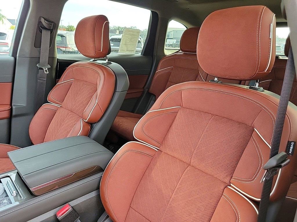 New 2024 Lincoln Nautilus Black Label w/ Jet Appearance Package (87T) image 16