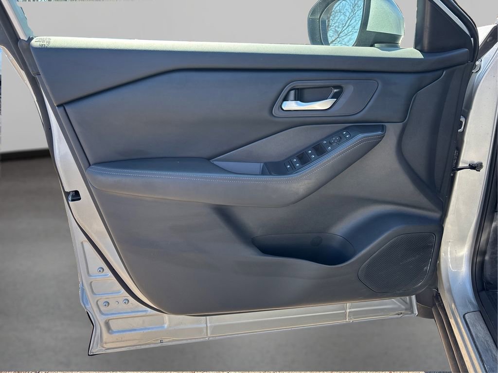 Certified 2024 Nissan Rogue SV AWD/4WD image 23