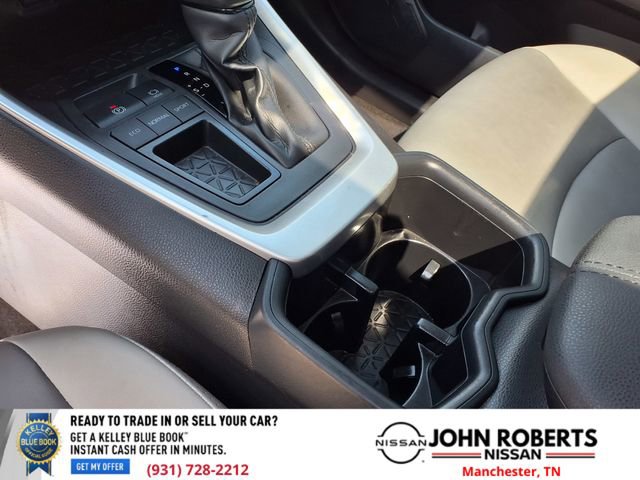 Used 2022 Toyota RAV4 XLE Premium image 29