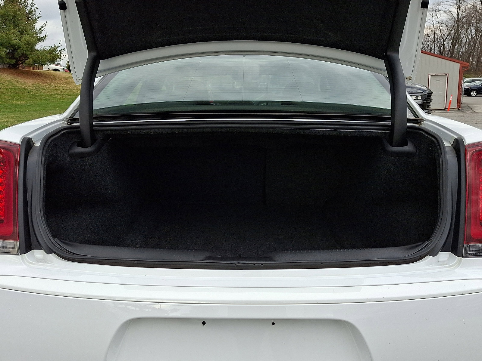 Used 2023 Chrysler 300 Touring w/ Sport Appearance Package image 31