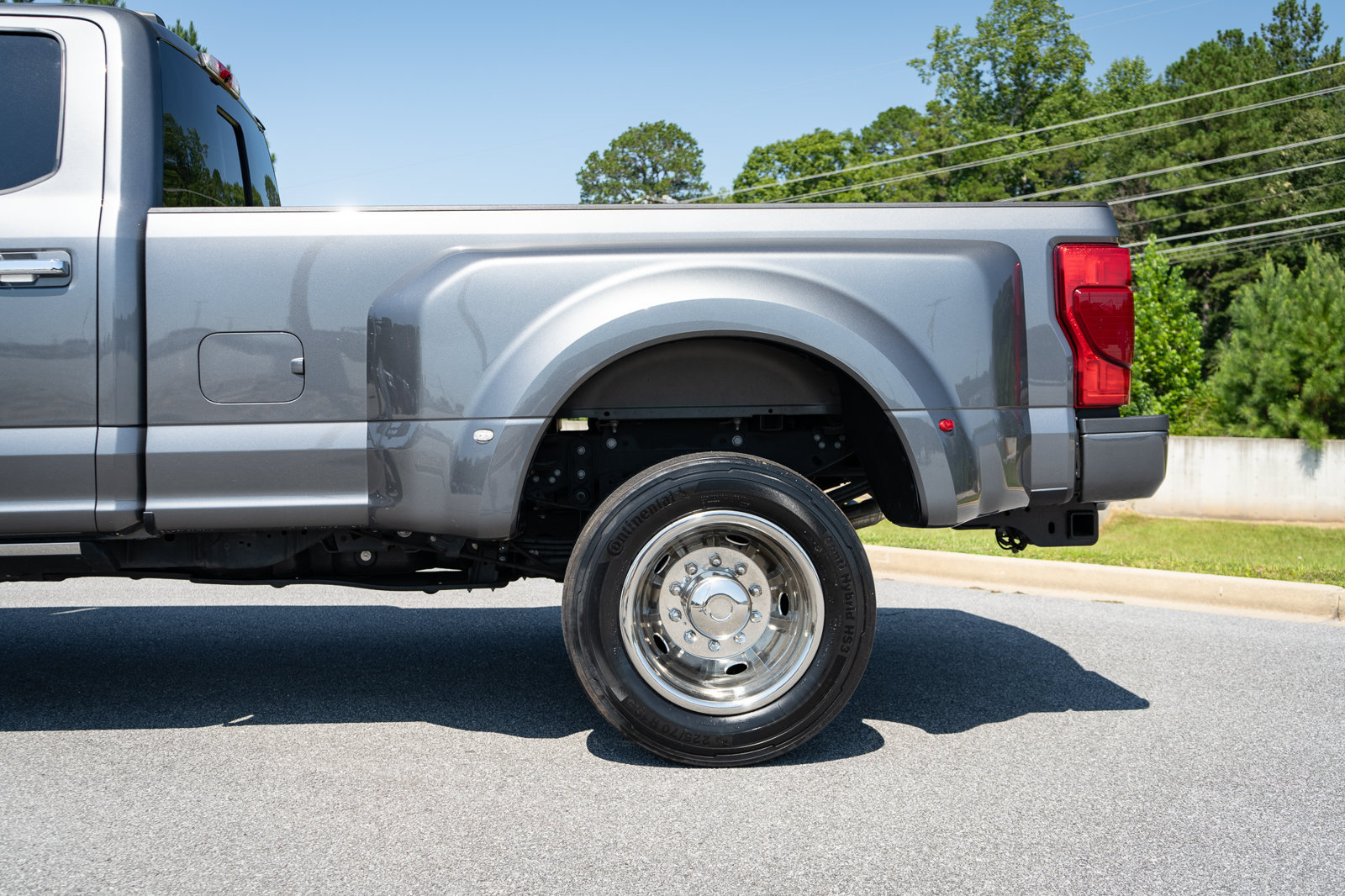 Used 2022 Ford F450 Platinum w/ FX4 Off-Road Package AWD/4WD image 16