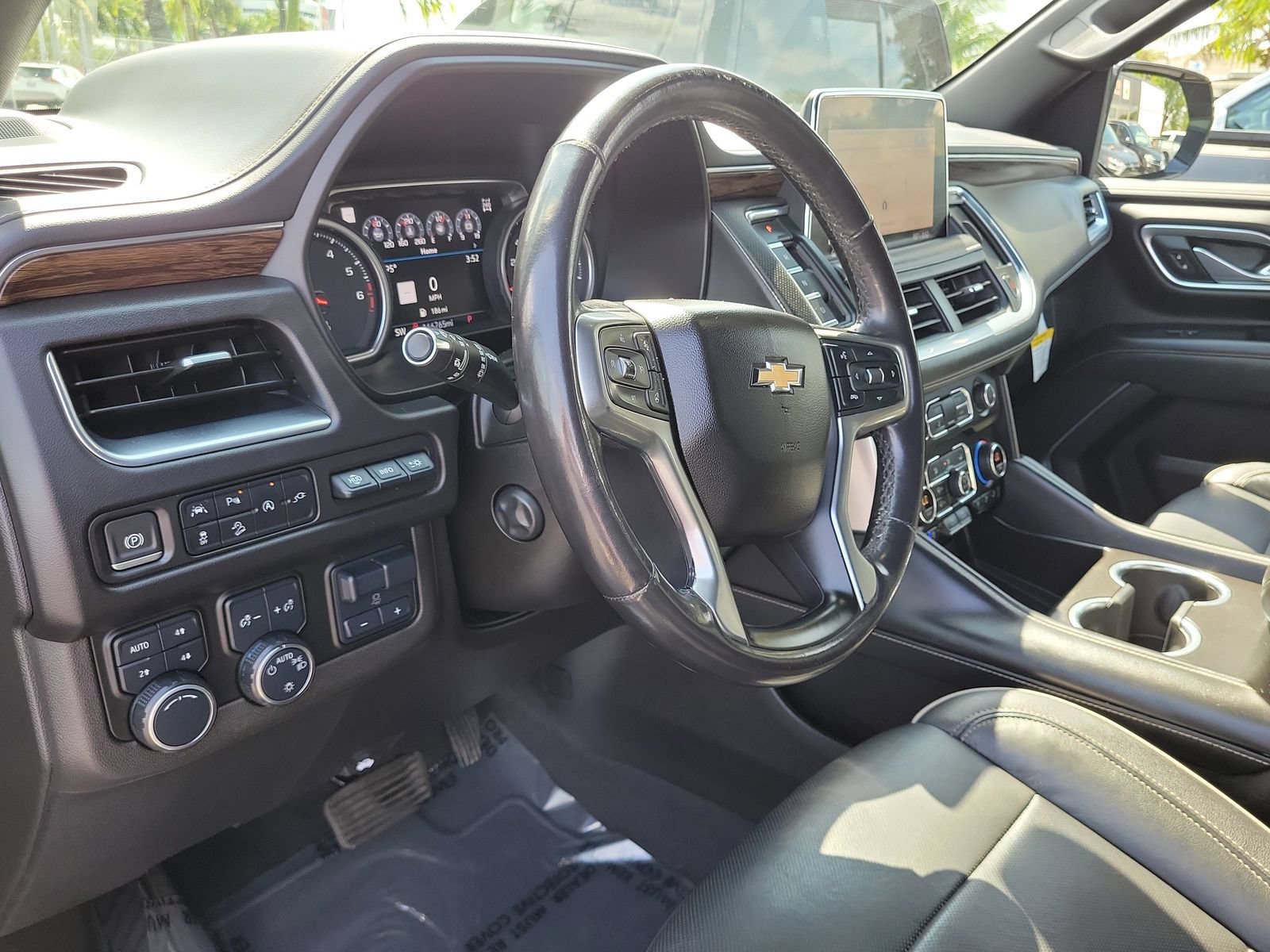 Used 2021 Chevrolet Suburban Premier w/ Premium Package AWD/4WD image 10