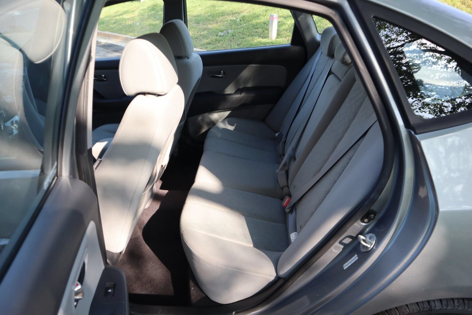 Used 2010 Hyundai Elantra GLS FWD image 11