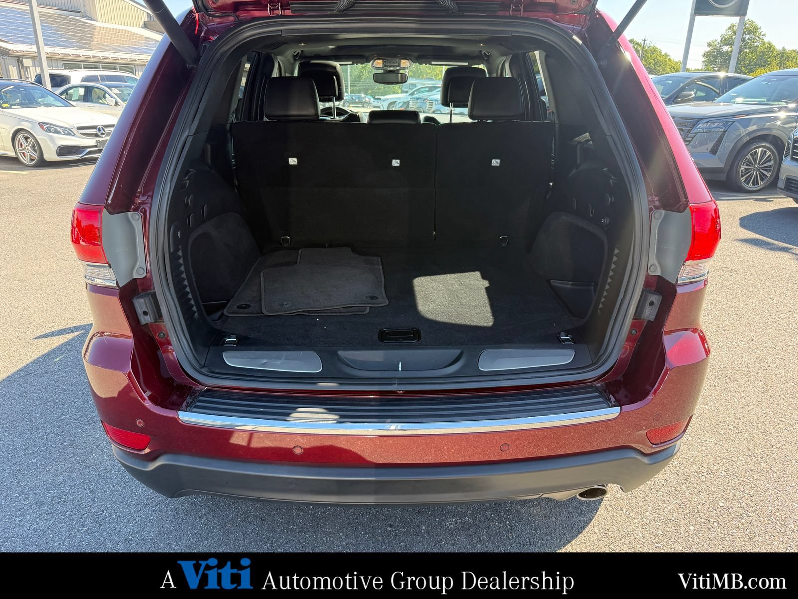 Used 2019 Jeep Grand Cherokee Limited AWD/4WD image 16