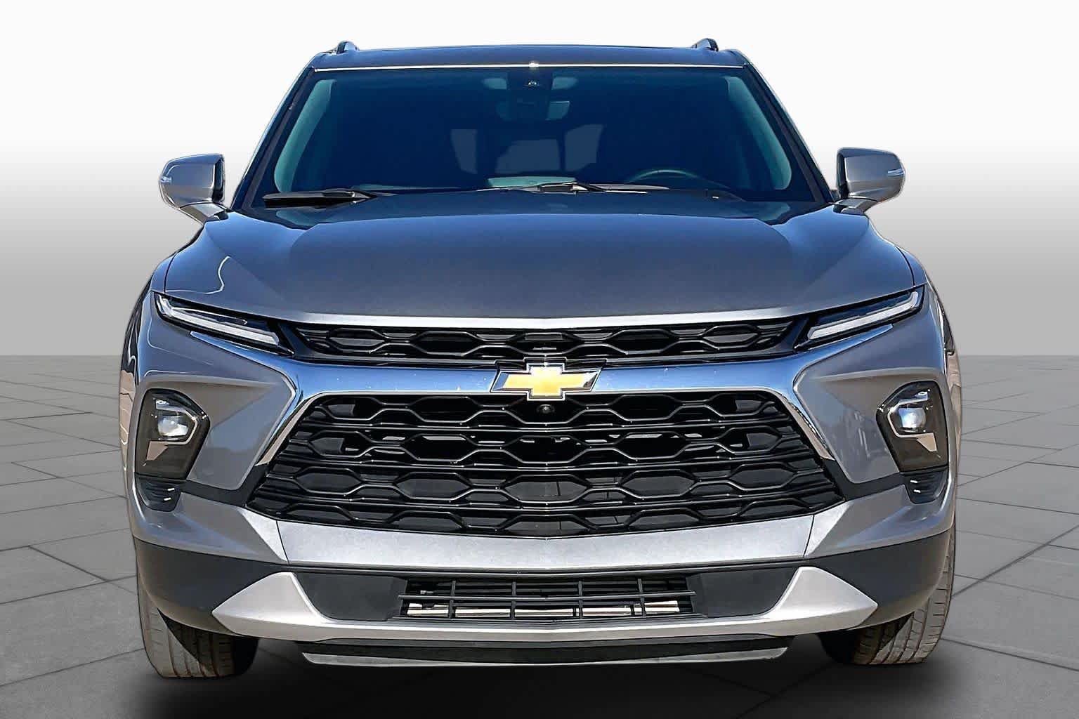 Used 2024 Chevrolet Blazer LT w/ Sound & Technology Package FWD image 4