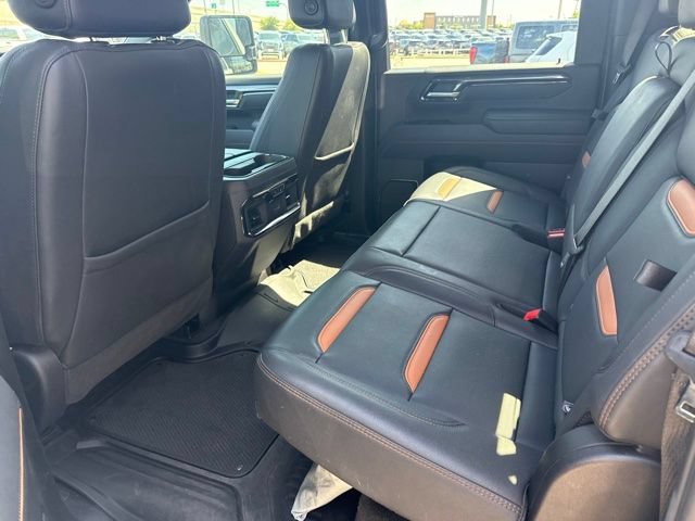 Used 2025 GMC Sierra 2500 AT4 w/ AT4 Premium Plus Package AWD/4WD image 9