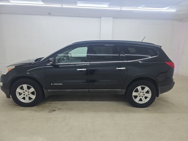 Used 2009 Chevrolet Traverse LT FWD image 7