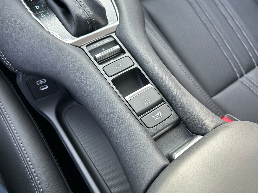 Certified 2026 Honda HR-V EX-L image 32