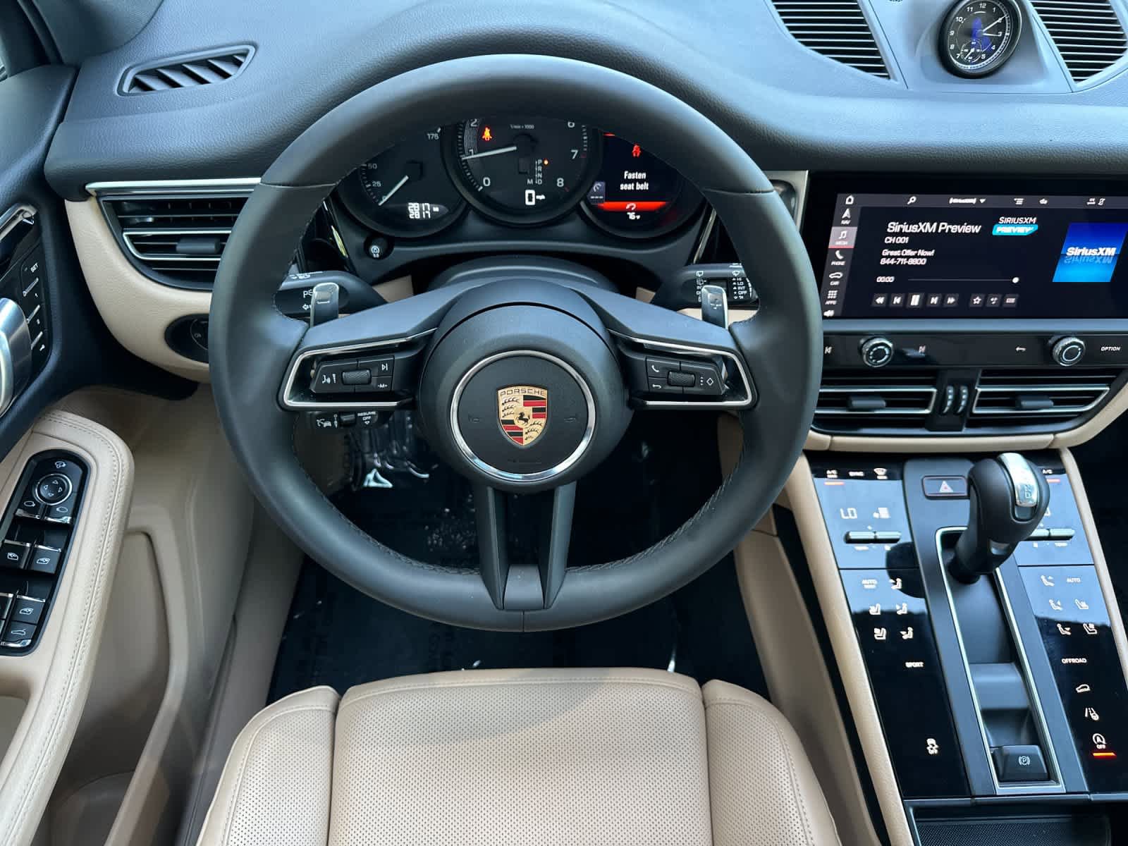 Certified 2025 Porsche Macan AWD/4WD image 15