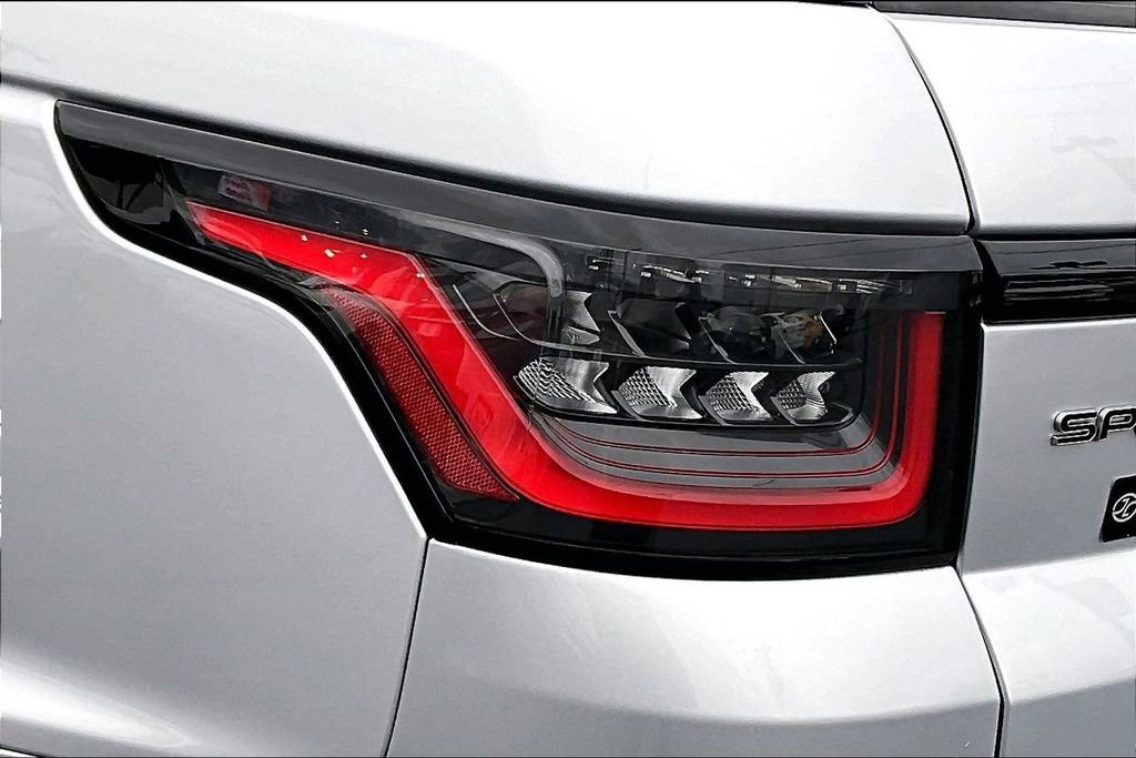 Used 2020 Land Rover Range Rover Sport HST image 30
