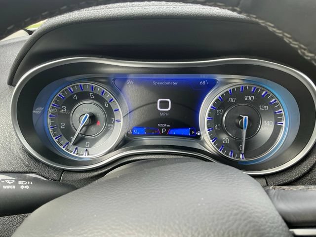 Used 2022 Chrysler 300 Touring L w/ Popular Equipment Group AWD/4WD image 23