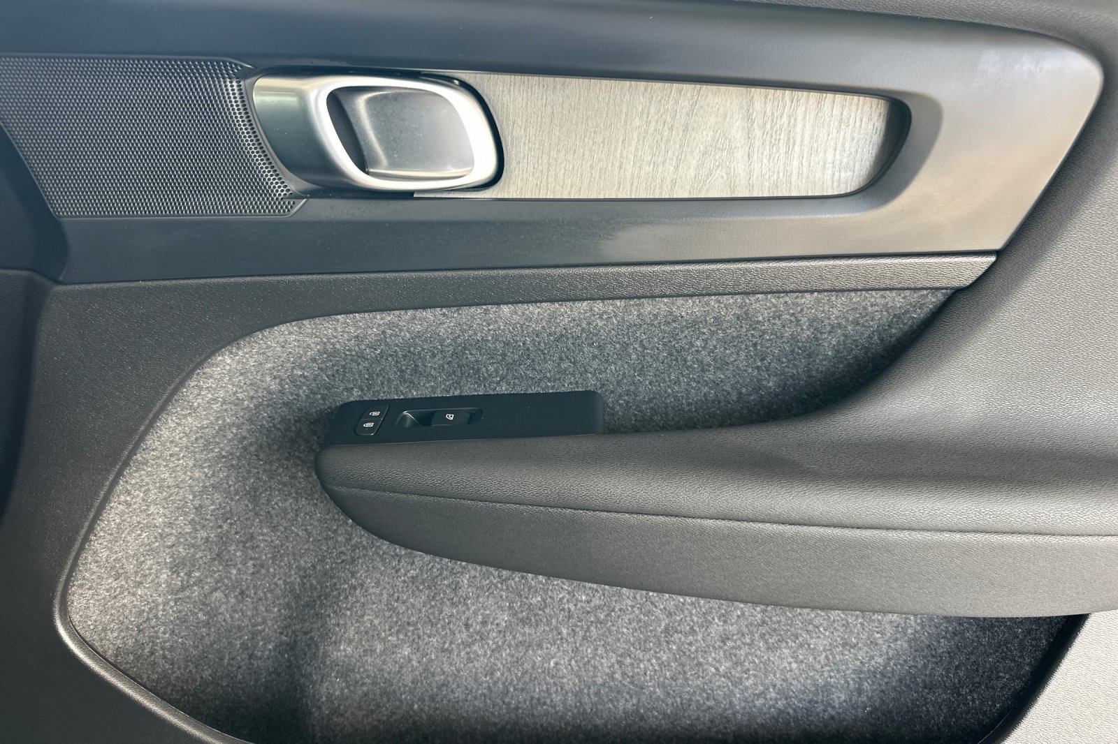 Certified 2026 Volvo XC40 B5 Plus AWD/4WD image 20