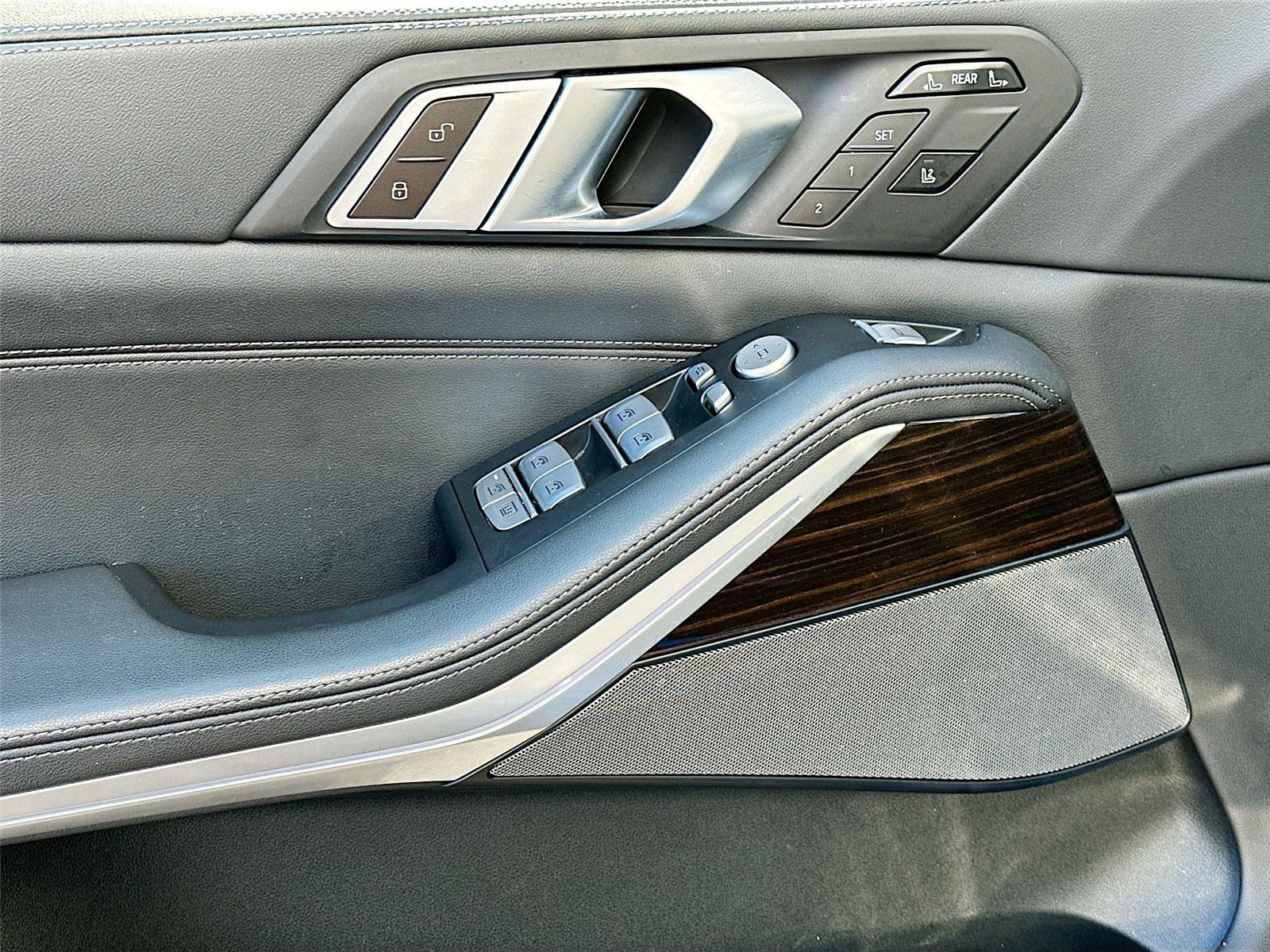 Certified 2024 BMW X7 xDrive40i w/ Premium Package image 18