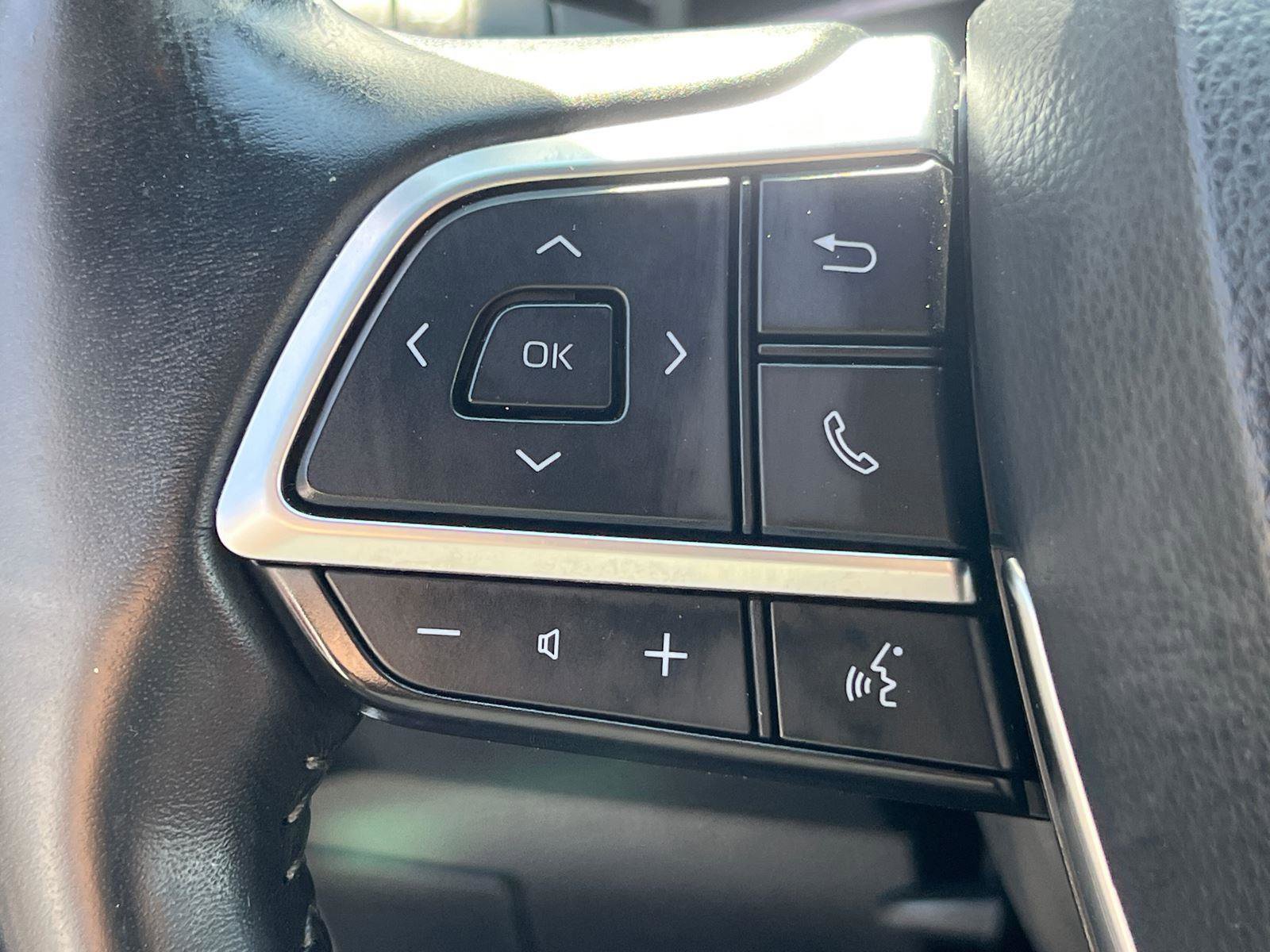 Used 2021 Toyota Highlander XSE image 26