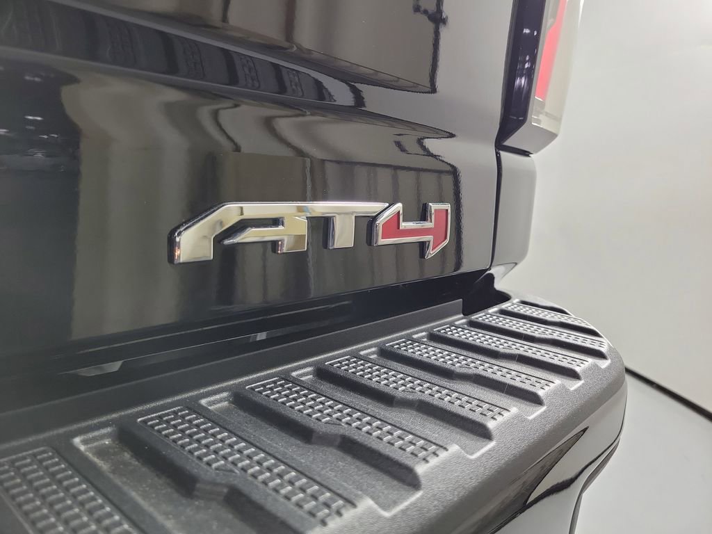 Used 2024 GMC Sierra 2500 AT4 w/ AT4 Premium Plus Package AWD/4WD image 5
