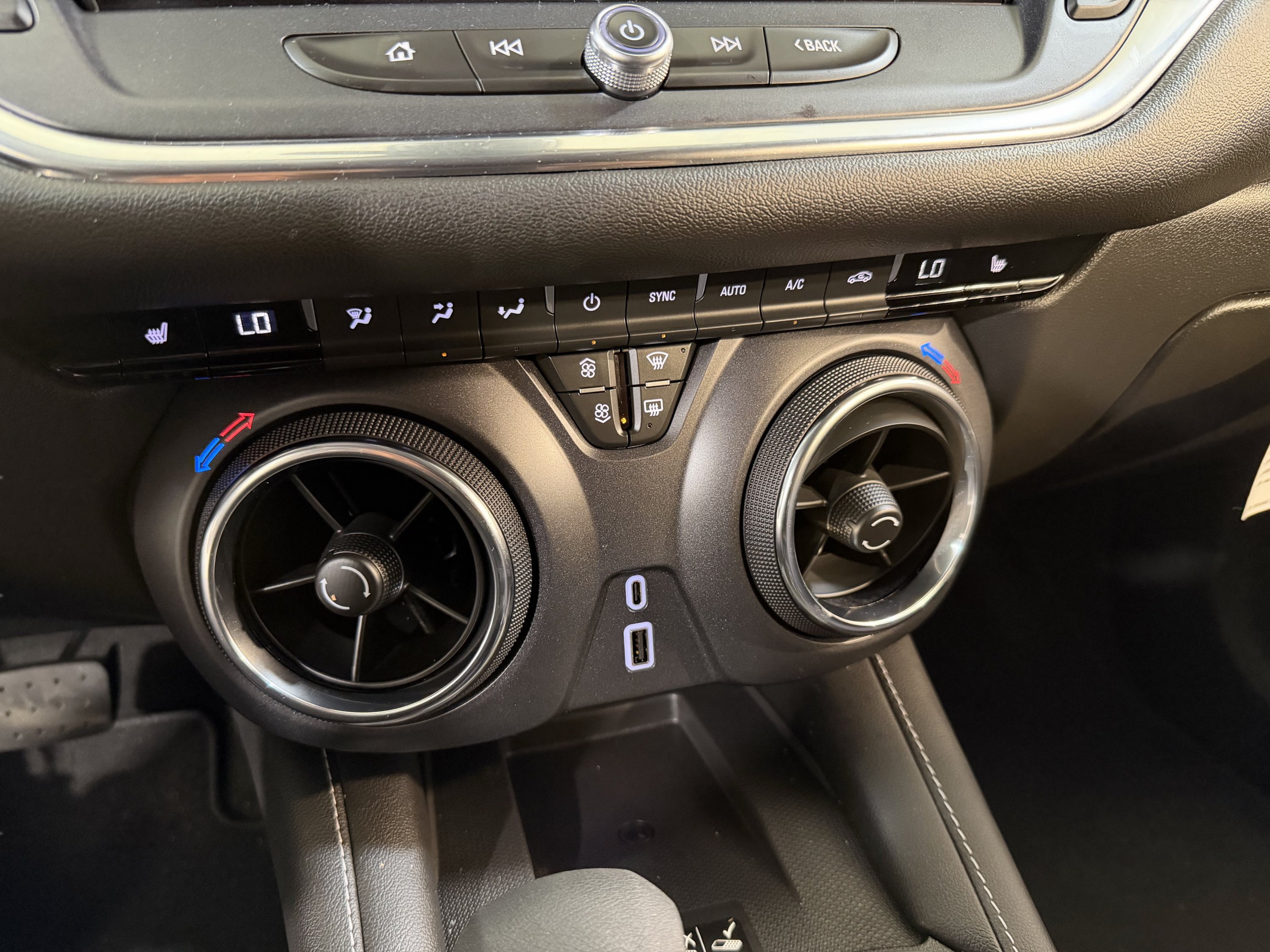 Used 2026 Chevrolet Blazer LT w/ Convenience Package FWD image 19