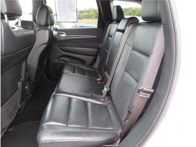 Used 2020 Jeep Grand Cherokee Limited AWD/4WD image 23