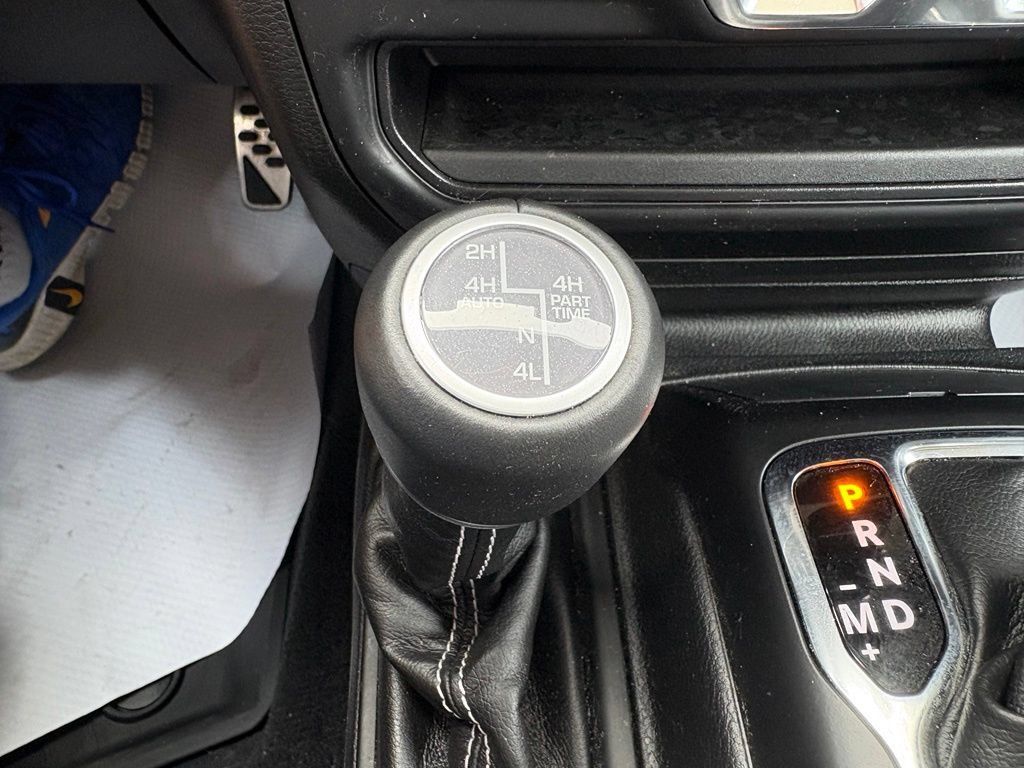 Used 2023 Jeep Wrangler Unlimited Sahara w/ Cold Weather Group AWD/4WD image 4